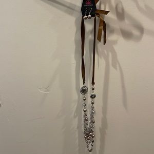 Paparazzi, long necklace with matching earrings